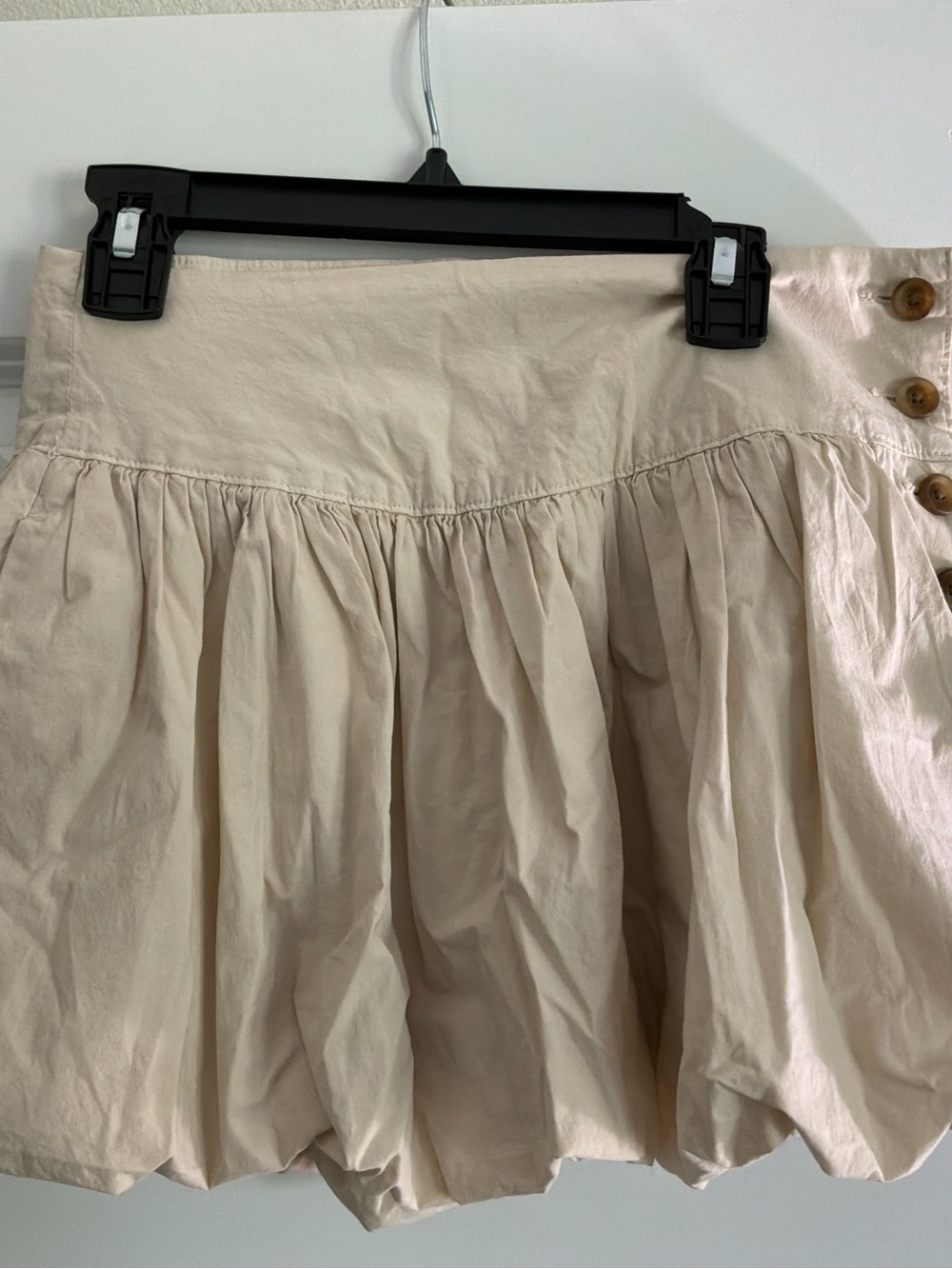 American Eagle Outfitters Beige Bubble Skirt (BEAND NEW)